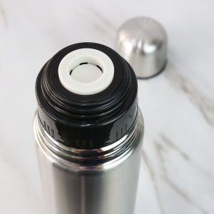 GARRAFA ISOTÉRMICA COM TAMPA EM INOX 750ML - CA12061