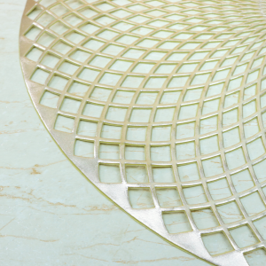 LUGAR AMERICANO VAZADO DE PLÁSTICO REDONDO 38CM - N66400-DOU