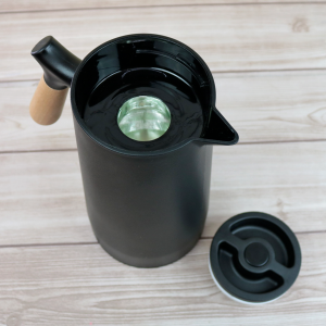 GARRAFA TÉRMICA POTTY PRETA COM CABO MADEIRA 1 LITRO - D1036