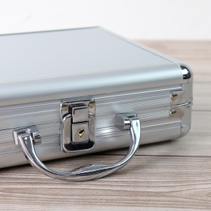 JOGO DE FICHAS PARA POKER NUMERADA NA MALETA 100 FICHAS - IM42059-E