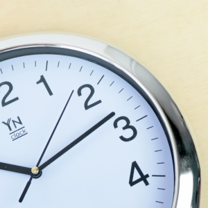 RELÓGIO DE PAREDE DE PLÁSTICO 26CM - YGD8383A