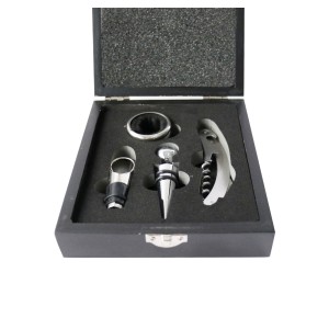 KIT PARA VINHO EM CAIXA DE MADEIRA COM 4 PEÇAS - SX623