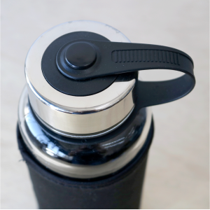 GARRAFA DE VIDRO 750 ML COM CAPA NEOPREME - SXYT4854