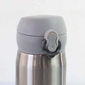 GARRAFA DE METAL ISOTÉRMICA 400ML COM TRAVA VACUUM - CZ19137-A