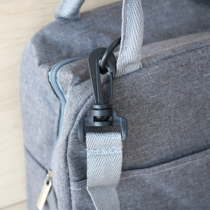 SACOLA TÉRMICA 100% POLIÉSTER COM ALÇA DE MÃO E TRANSVERSAL - HB69415-CZ