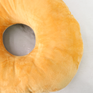 ALMOFADA DIVERTIDA ROSQUINHA DONUTS 35CM - FE7012-A.