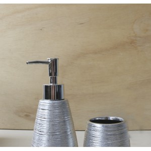 JOGO DE BANHEIRO DE PORCELANA COM 03 PEÇAS  - BRTE10161-PTA